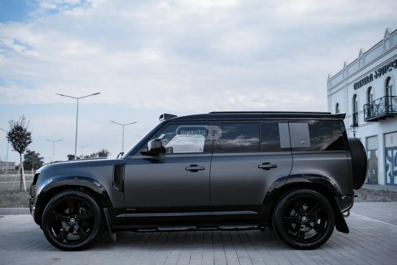 Land Rover Defender 110 2020 — photo 2
