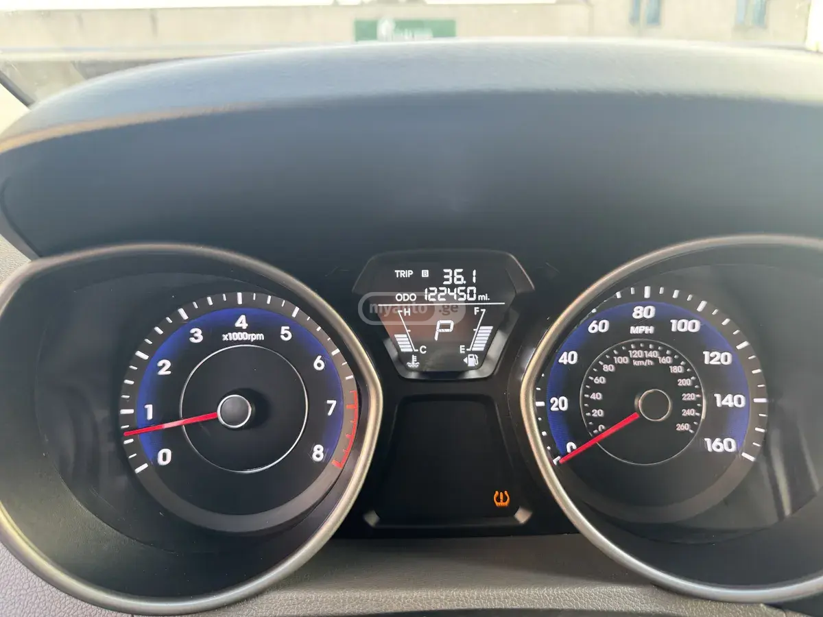 Hyundai Elantra 2012 — photo 2
