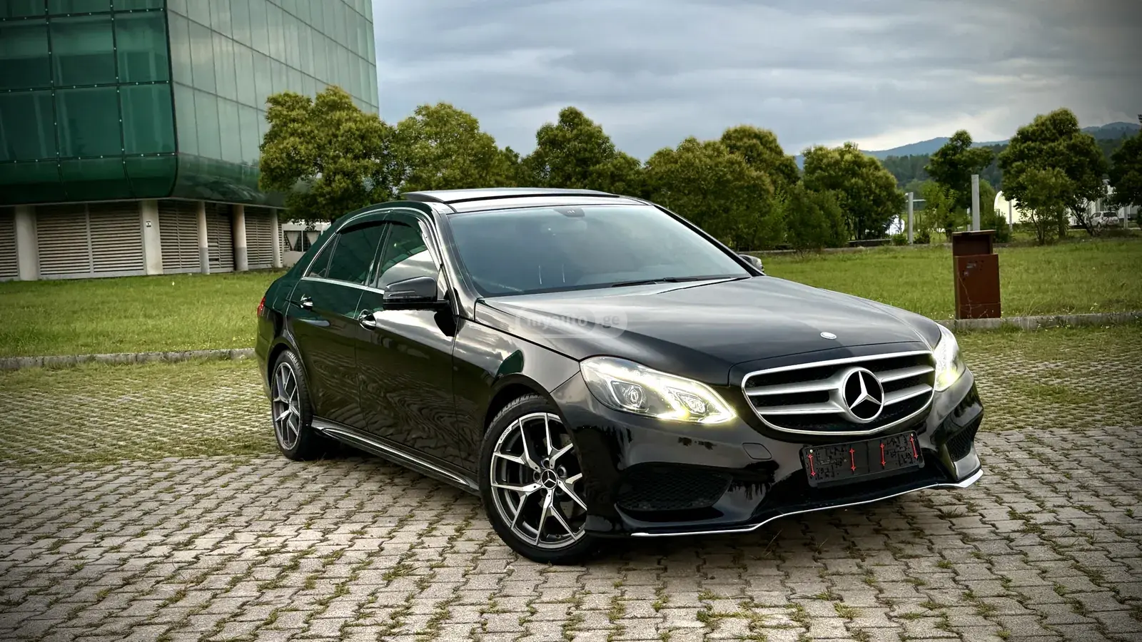 Mercedes-Benz E 350 2014 — photo 2