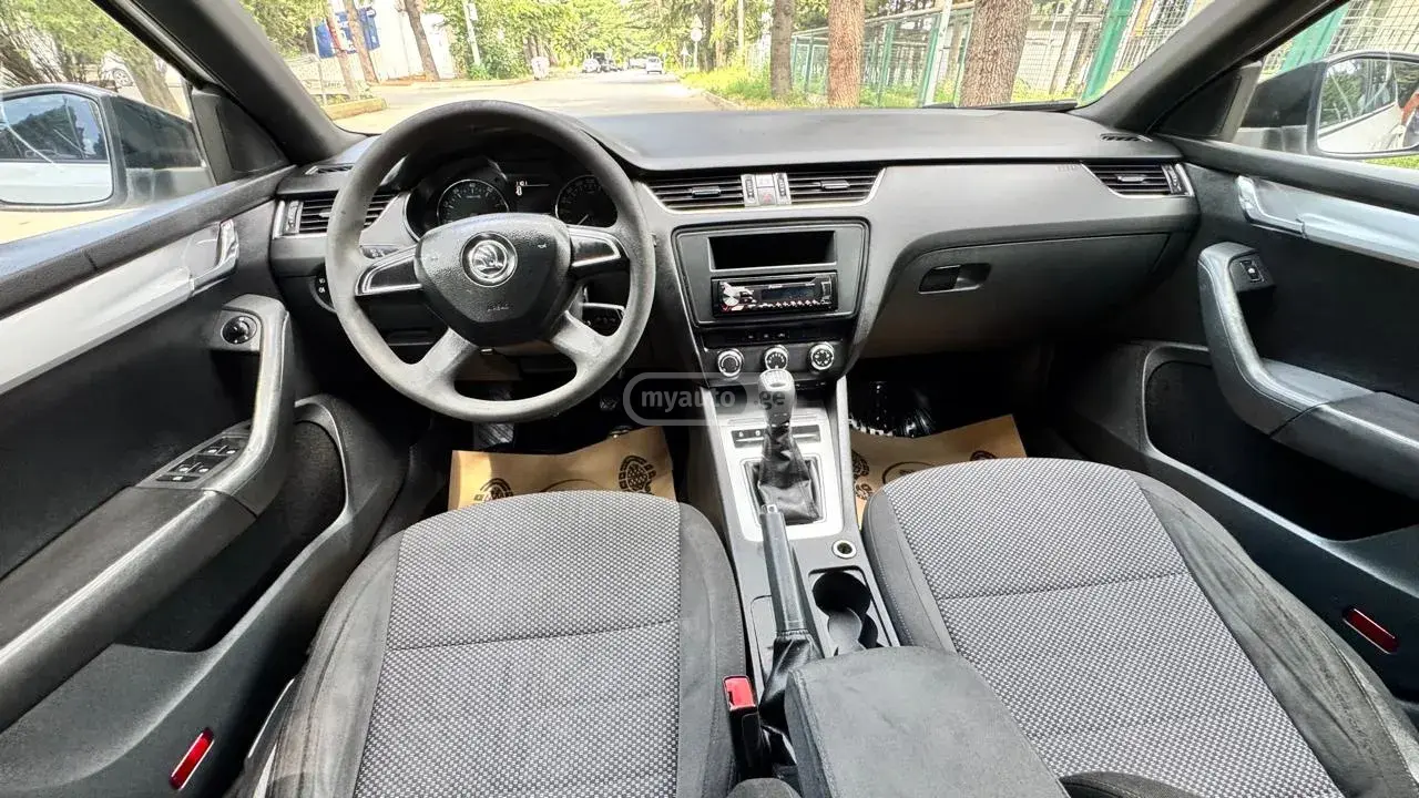 Skoda Octavia 2013 — photo 2