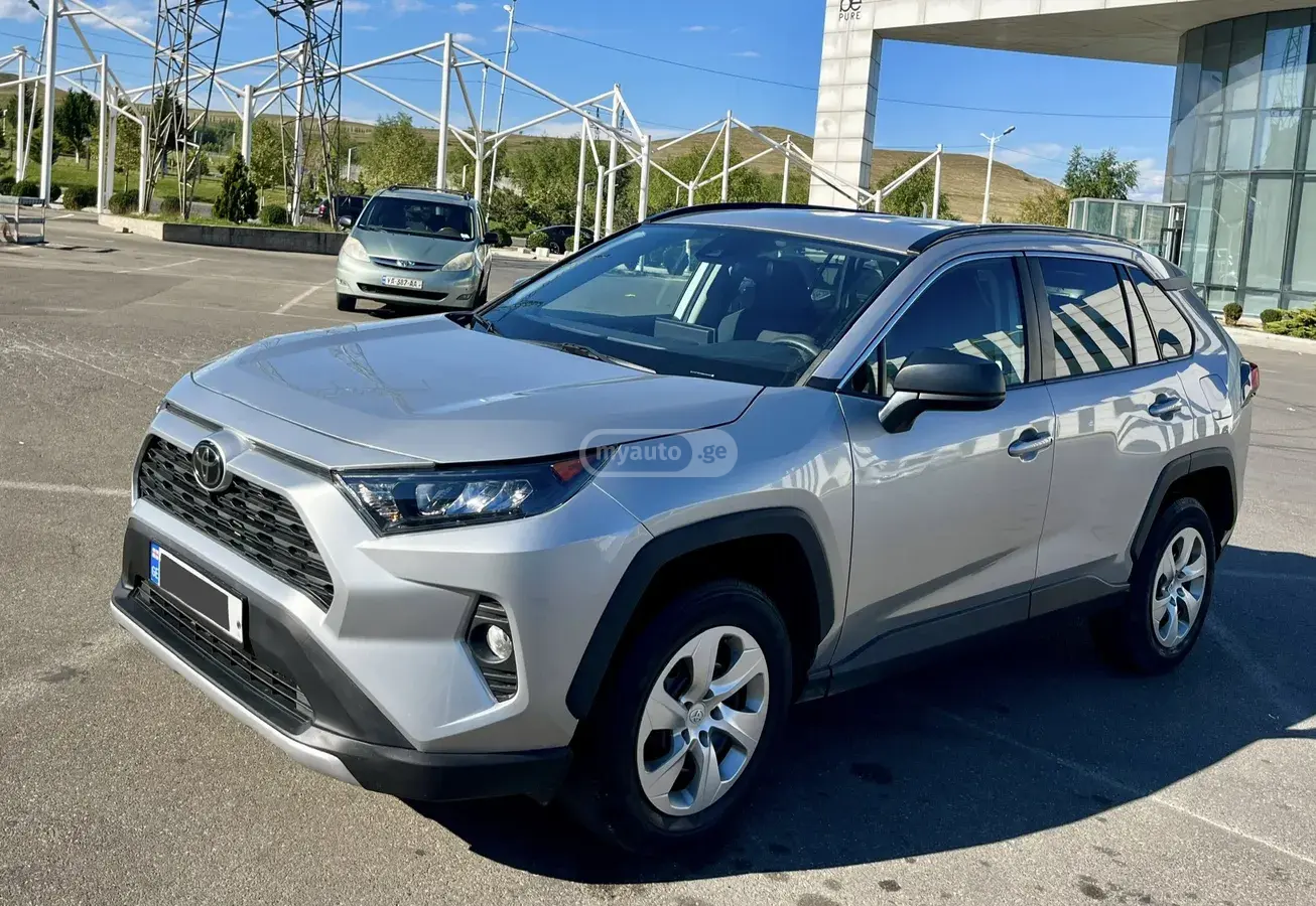 Toyota RAV4 2021 — photo 2