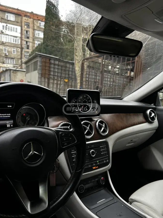 Mercedes-Benz GLA 250 2015 — photo 2