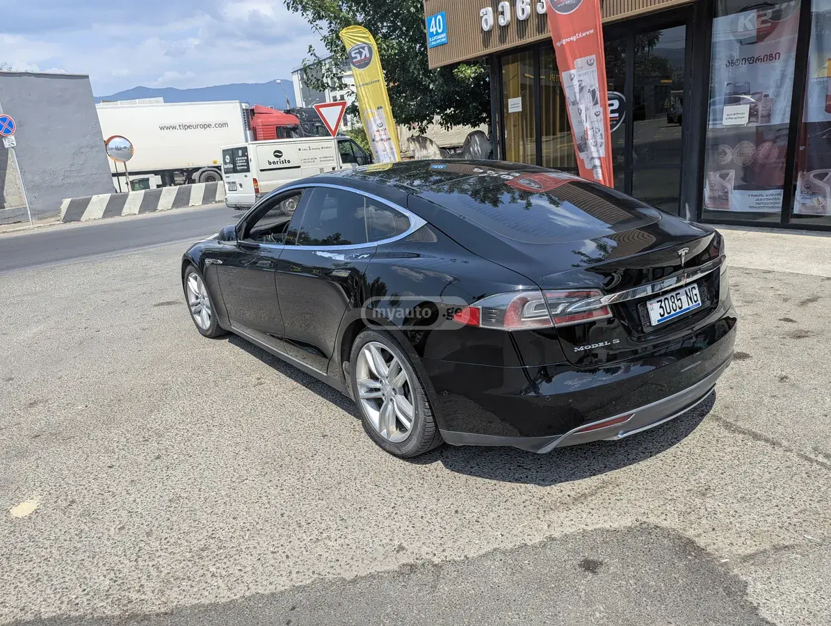 Tesla Model S 2015 — photo 2