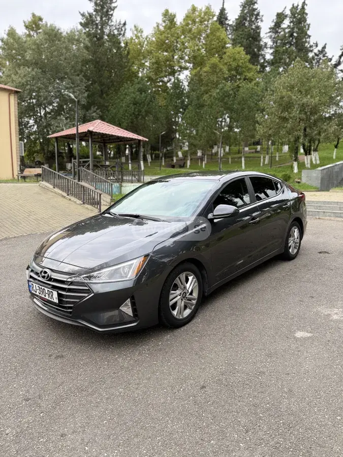 Hyundai Elantra