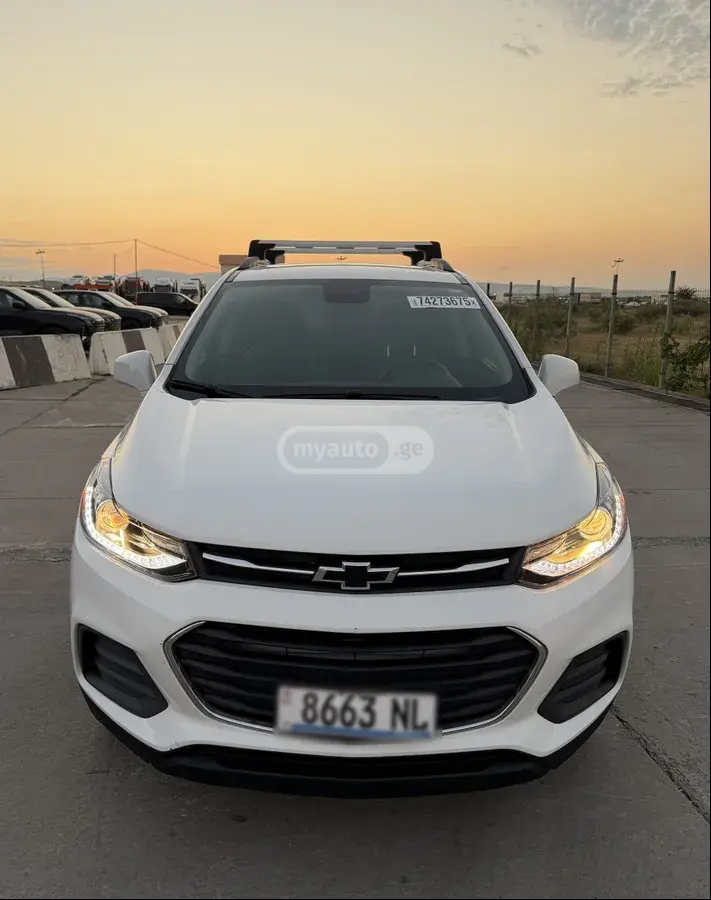 Chevrolet Trax 2022 — photo 2