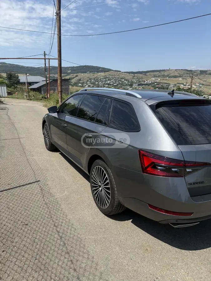Skoda Superb 2022 — photo 2