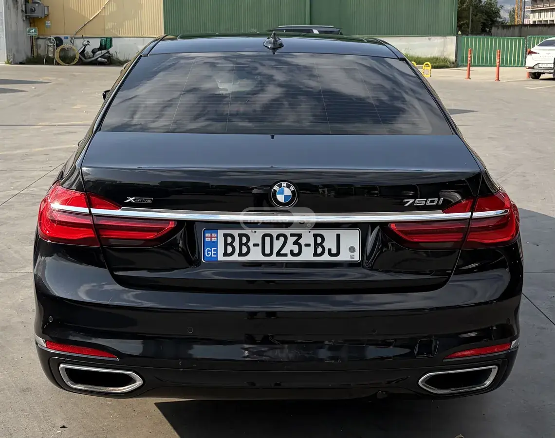 BMW 750 2016 — photo 2