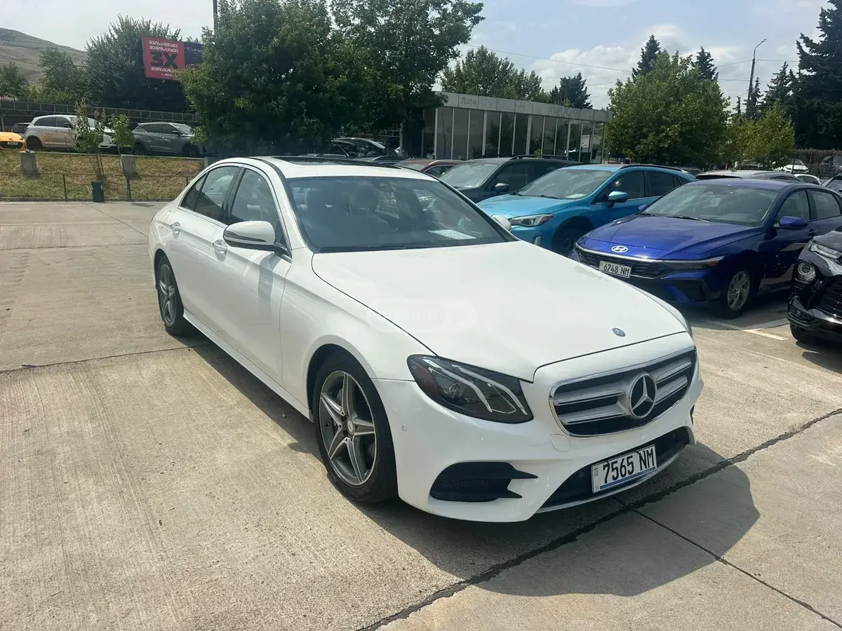 Mercedes-Benz E 300 2017 — photo 2