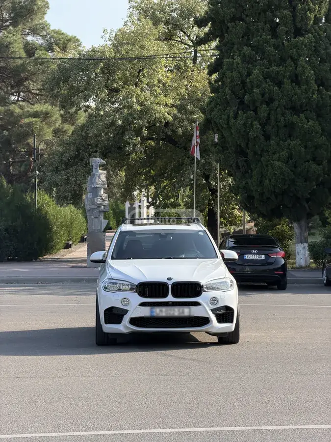 BMW X5 M 2016 — photo 2