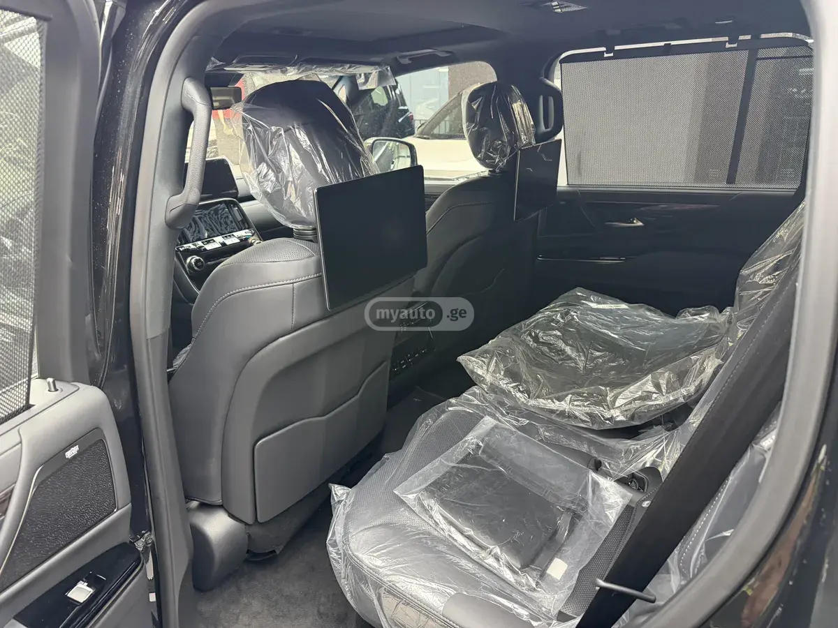 Lexus LX 600 2026 — photo 2