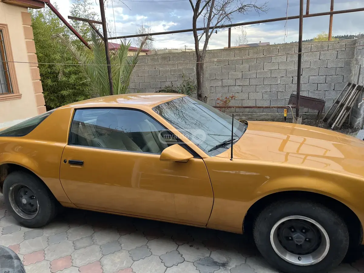 Pontiac Firebird 1985 — photo 2