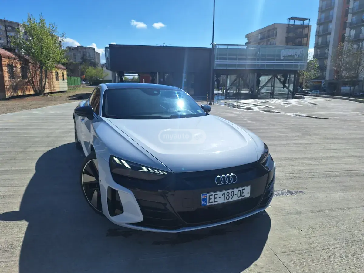 Audi RS e-tron GT 2023 — photo 2