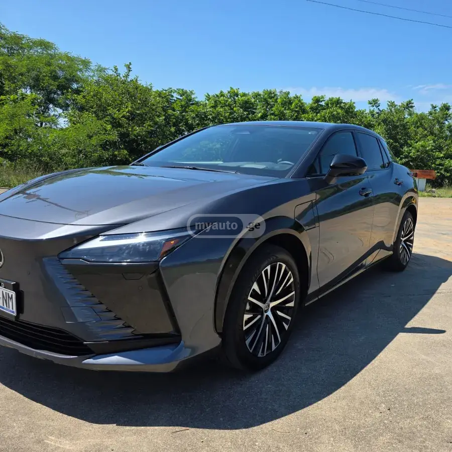 Lexus RZ 450e 2023 — photo 2