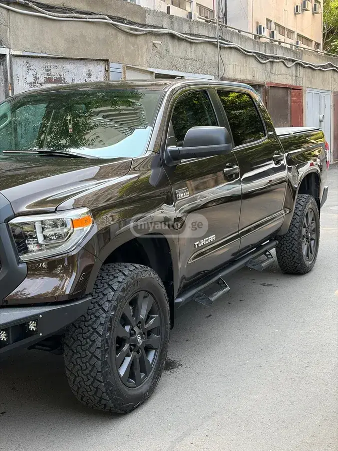 Toyota Tundra 2021 — photo 2