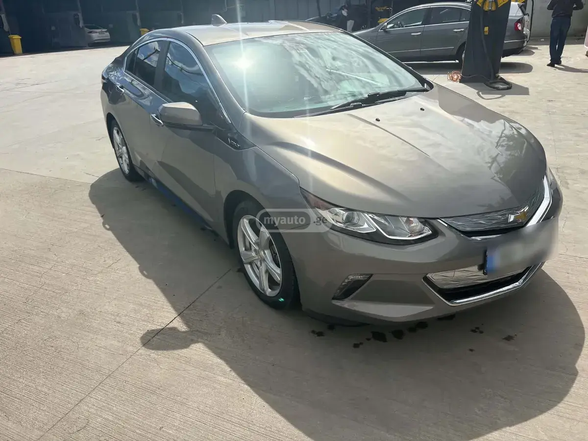 Chevrolet Volt 2017 — photo 2