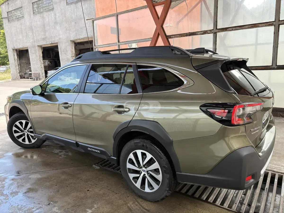 Subaru Outback 2023 — photo 2