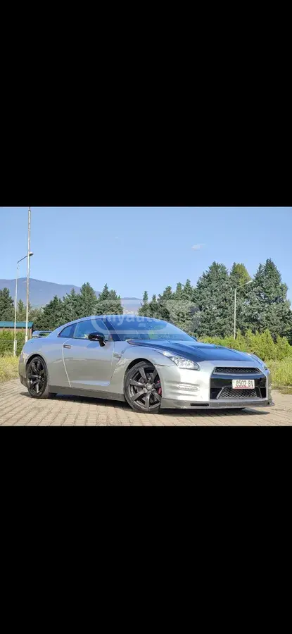 Nissan GT-R 2009 — photo 2