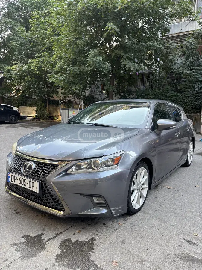 Lexus CT 200 h 2013 — photo 2