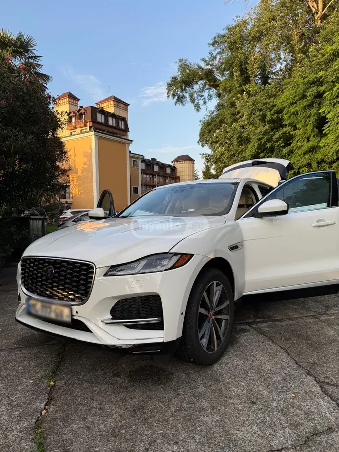 Jaguar F-Pace