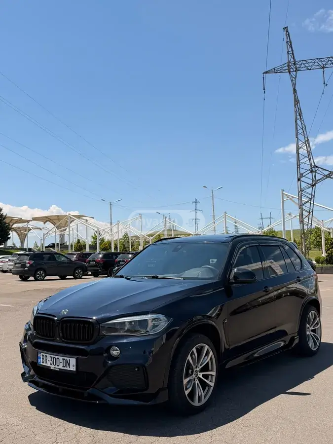 BMW X5 2017 — photo 2