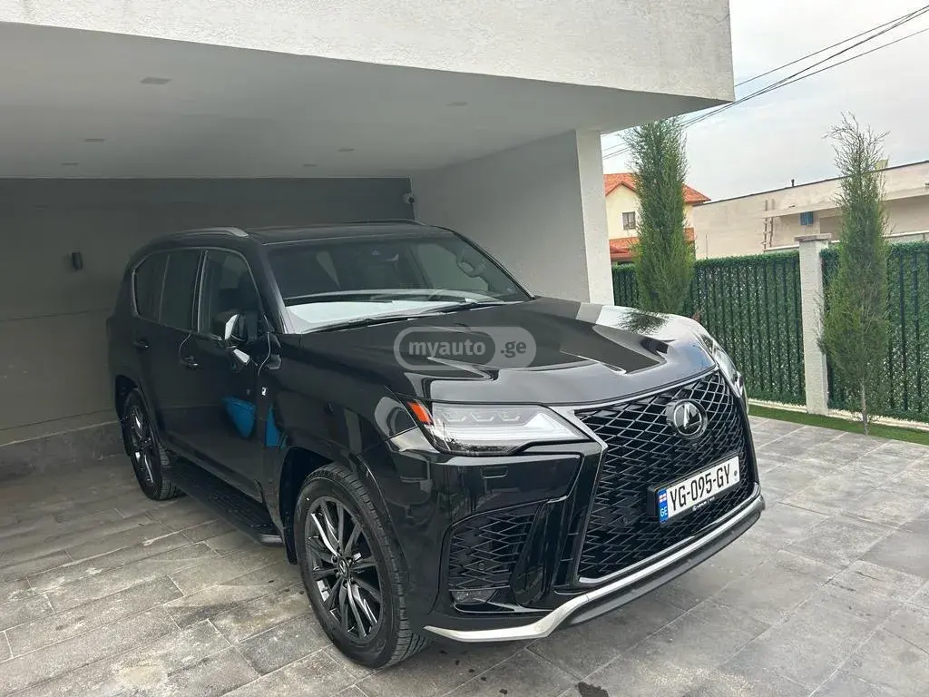 Lexus LX 600