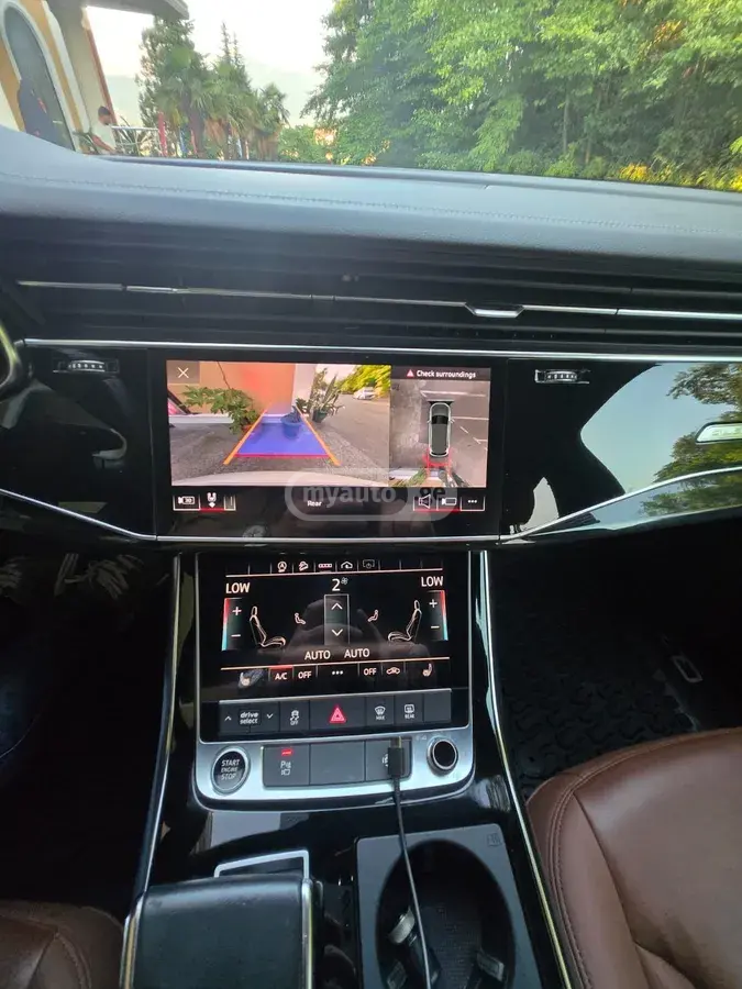 Audi Q7 2023 — photo 2