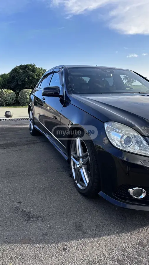 Mercedes-Benz E 350 2010 — photo 2