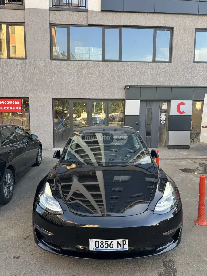 Tesla Model 3 2023 — photo 2