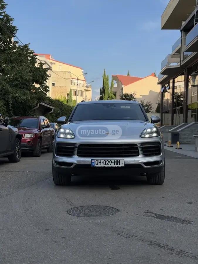 Porsche Cayenne 2019 — photo 2