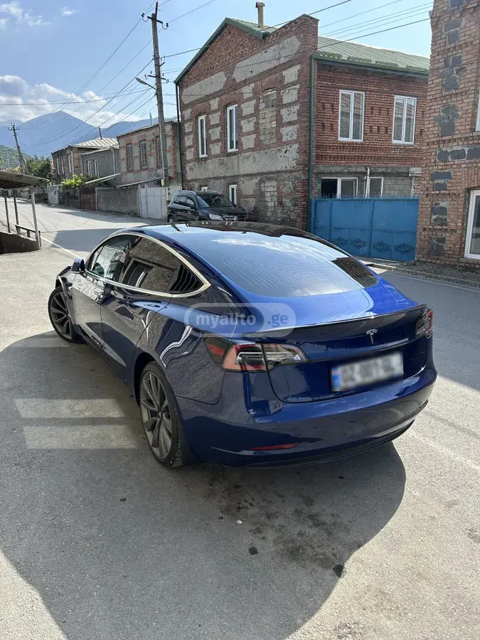 Tesla Model 3 2020 — photo 2
