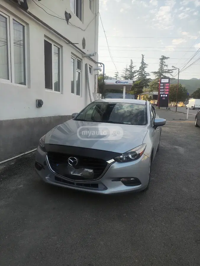 Mazda Mazda3 2017 — photo 2