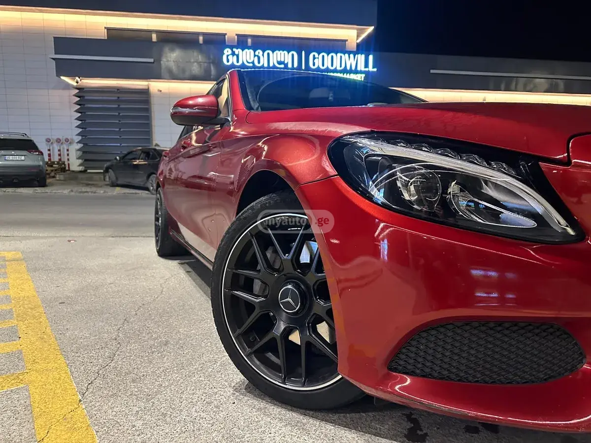 Mercedes-Benz C 300 2015 — photo 2
