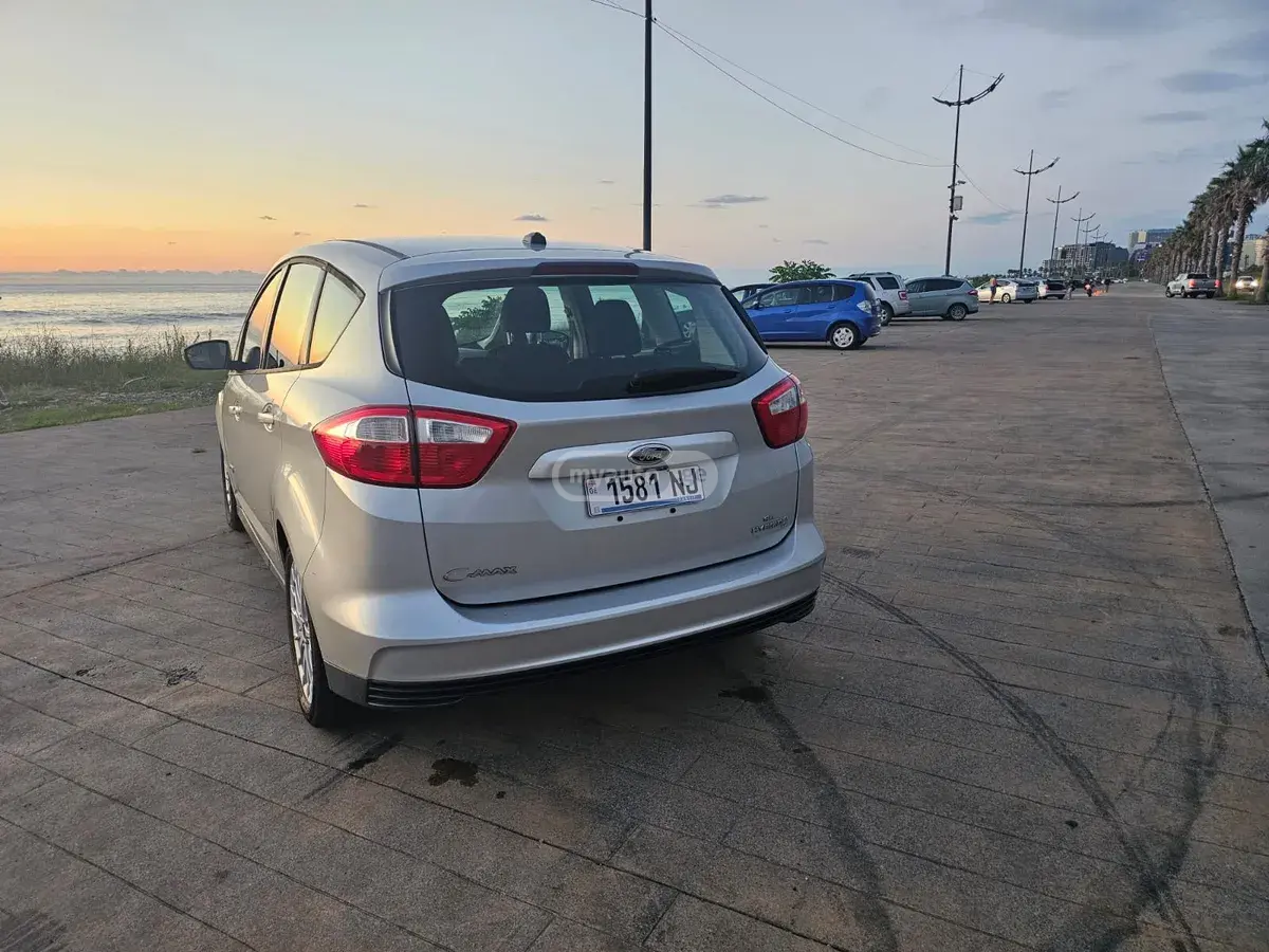 Ford C-Max 2016 — photo 2
