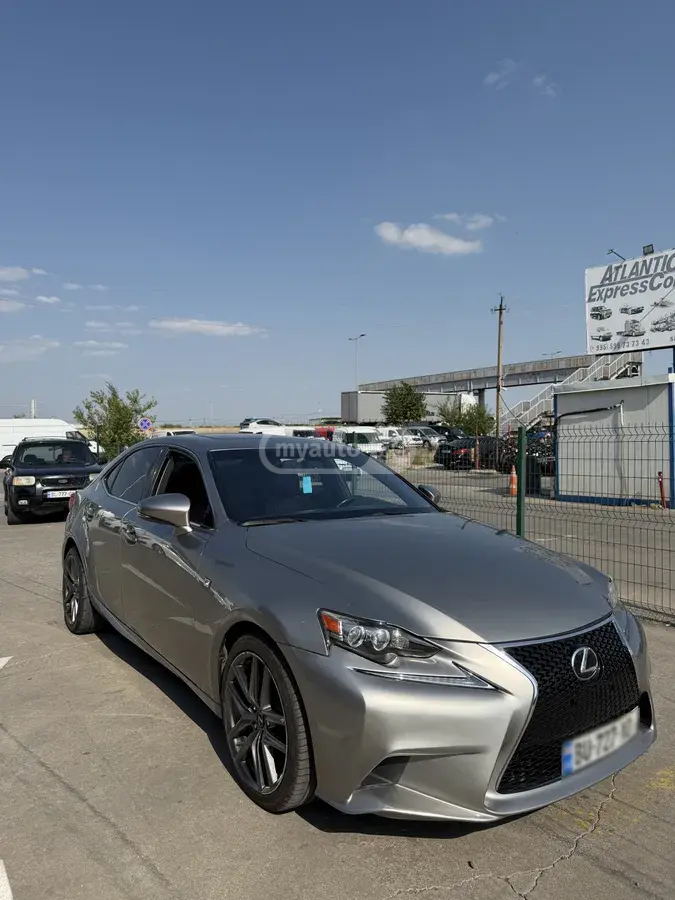 Lexus IS 250 2016 — photo 2
