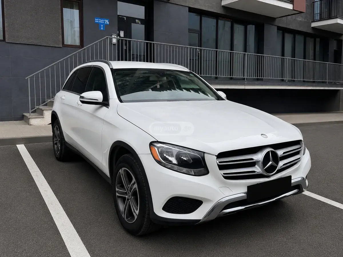 Mercedes-Benz GLC 300 2016 — photo 2