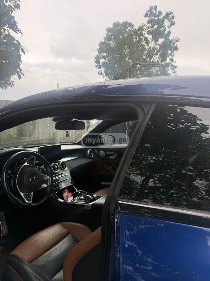Mercedes-Benz C 300 2017 — photo 2