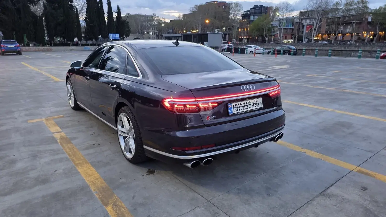 Audi S8