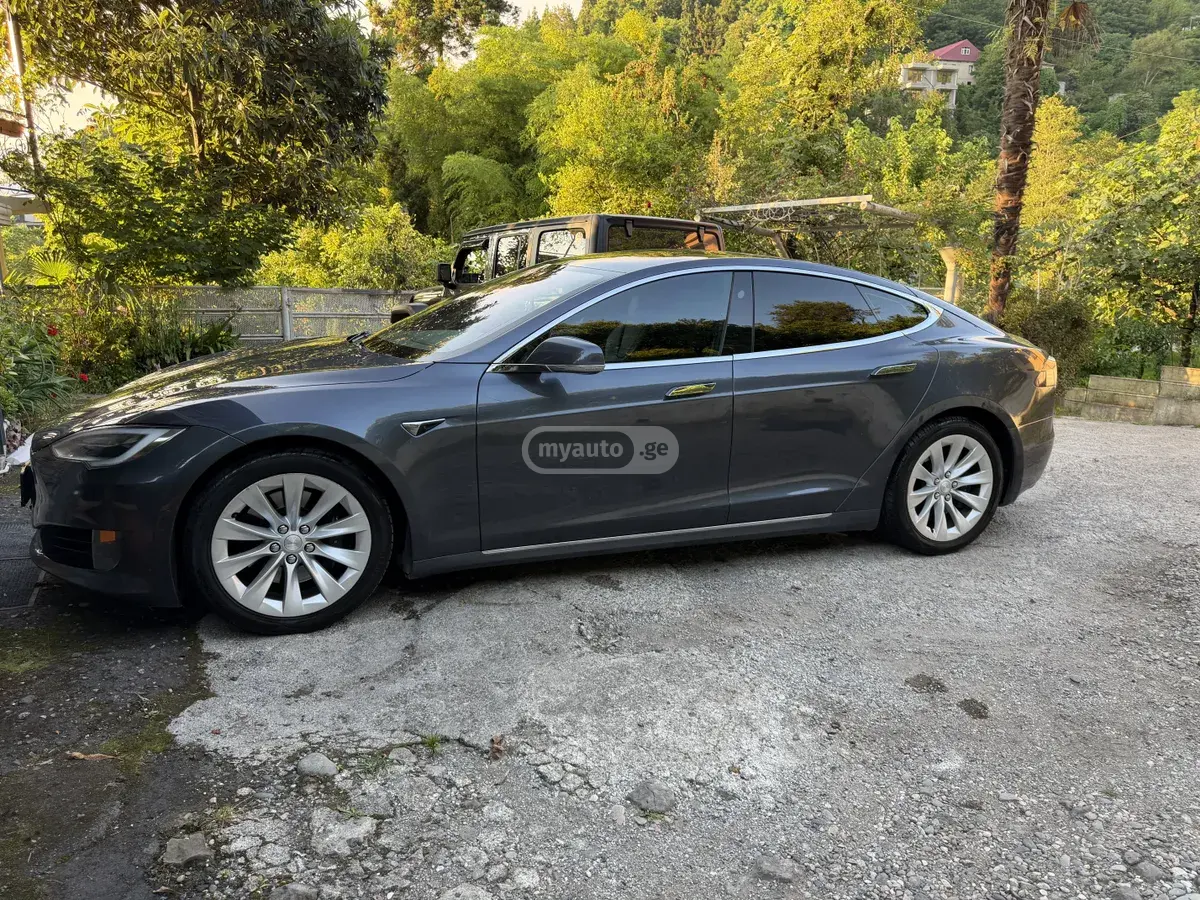 Tesla Model S 2017 — photo 2