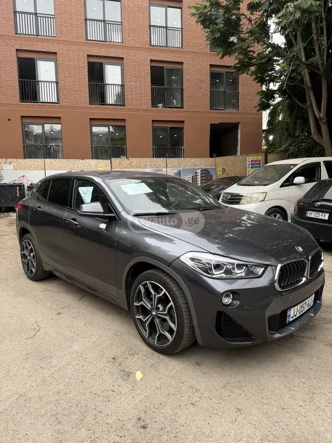 BMW X2 2018 — photo 2