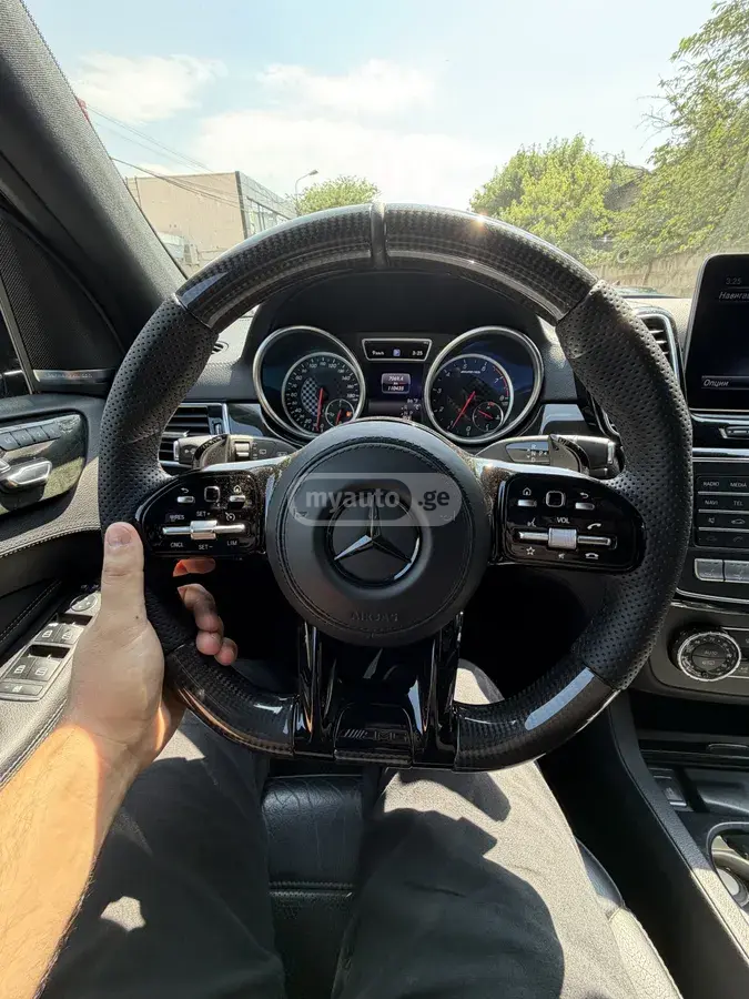 Mercedes-Benz GLE 43 AMG 2018 — photo 2