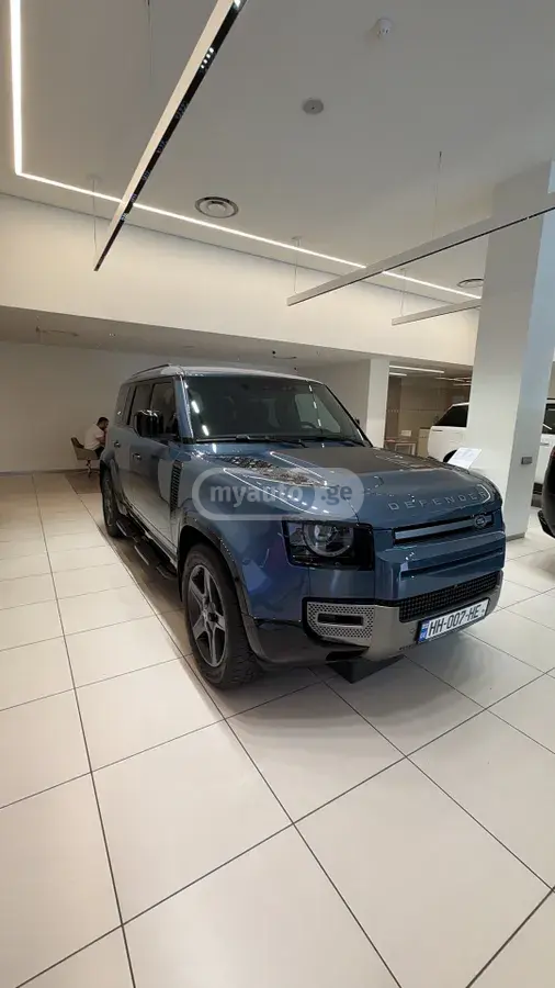Land Rover Defender 110