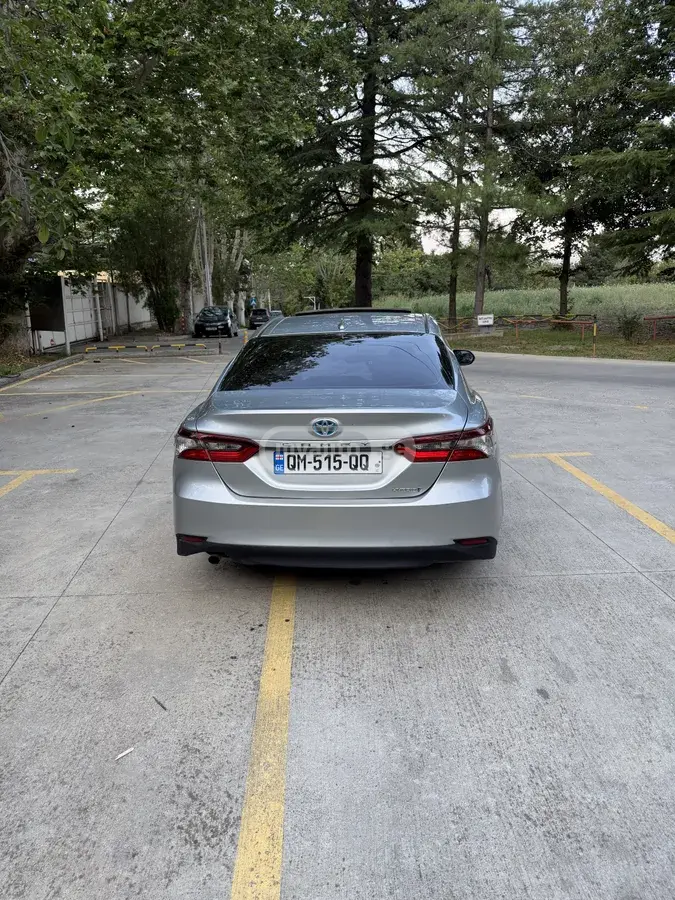 Toyota Camry 2020 — photo 2