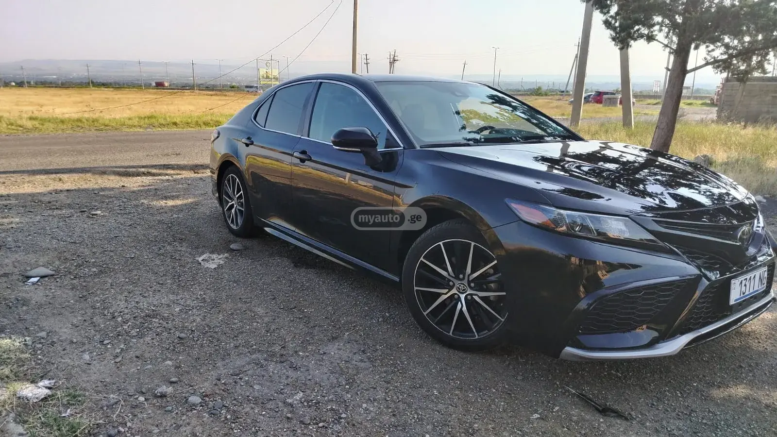 Toyota Camry 2023 — photo 2