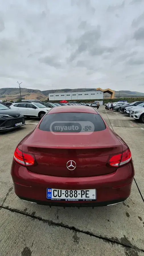 Mercedes-Benz C 300 2018 — photo 2