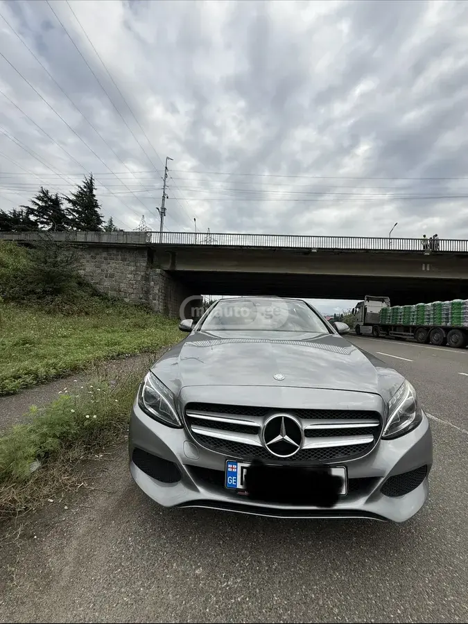 Mercedes-Benz C 300 2016 — photo 2