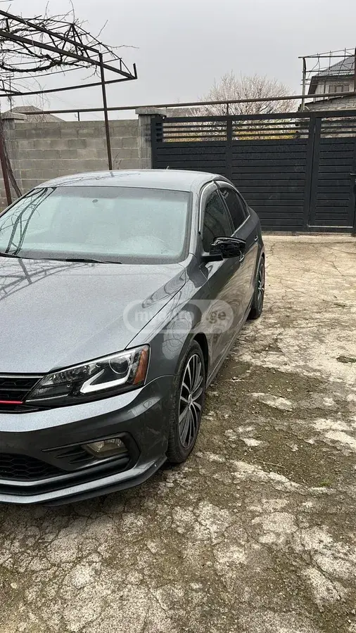 Volkswagen Jetta 2015 — photo 2