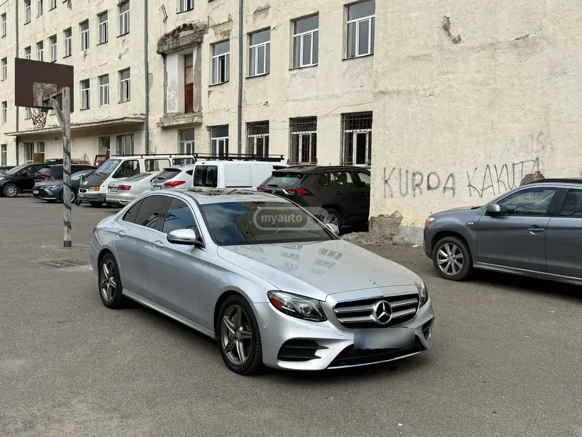 Mercedes-Benz E 300 2017 — photo 2
