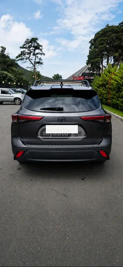 Toyota Highlander 2023 — photo 2