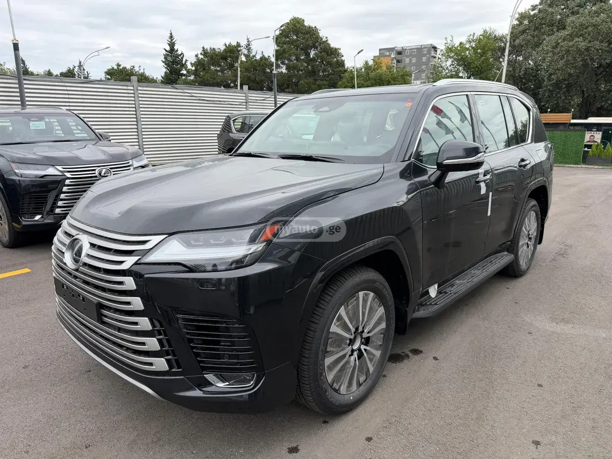 Lexus LX 500 2026 — photo 2