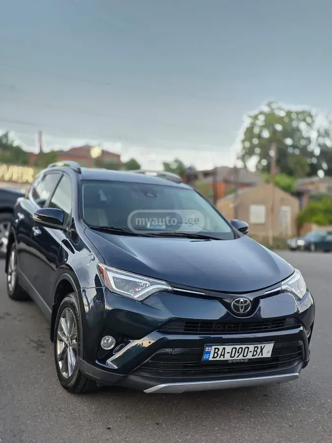 Toyota RAV4 2017 — photo 2